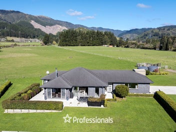 112 Parkes Line Road, Maymorn, Upper Hutt