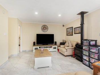 2/6 Wilkinson Way, Browns Bay, Auckland