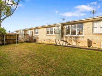 2/7 Laburnum Road, New Windsor, Auckland
