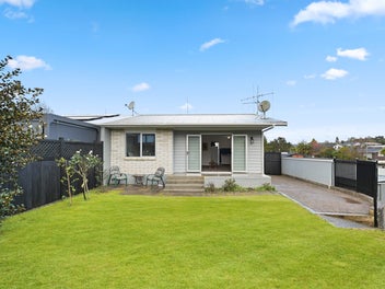 11A Lorraine Place, Glenview, Hamilton