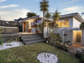 2/12 Dalwhinnie Parade, Highland Park, Auckland
