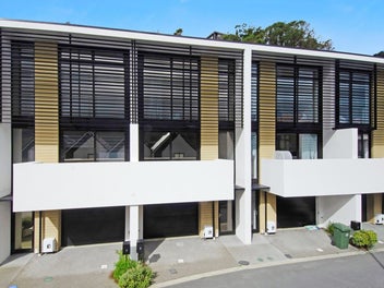 19 Erica Pabst WAY, Island Bay, Wellington