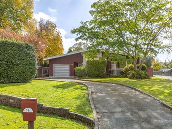 17 Keir Crescent, Lansdowne, Masterton