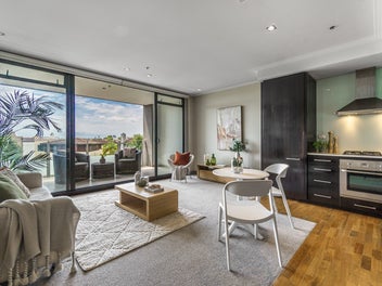 2E/24 James Cook Crescent, Remuera, Auckland