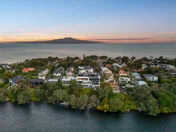 10/258 Hurstmere Road, Takapuna, Auckland