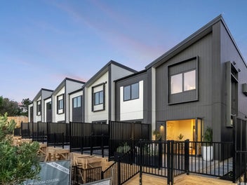 3/6 Ngaroma House Drive, Hobsonville, Auckland