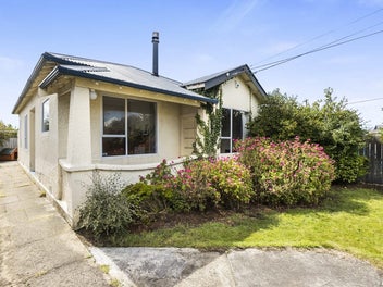 12 Hargest Crescent, Saint Kilda, Dunedin