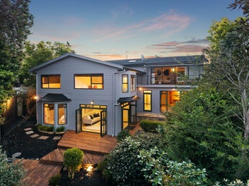 2/46 Matipo Road, Mairangi Bay, Auckland