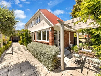 36 Wades Avenue, Saint Martins, Christchurch