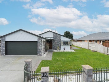 10 Parnell Heights Drive, Kelvin Grove, Palmerston North