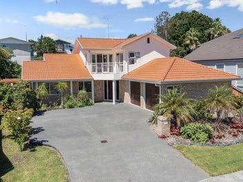 14 Margaret Henry Crescent, Oteha, Auckland