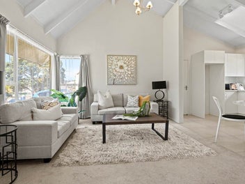 2/18 Gladys Avenue, Glenfield, Auckland