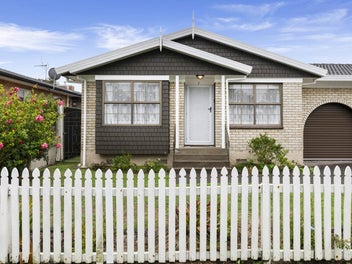 2/1A Rimu Road, Mangere Bridge, Auckland