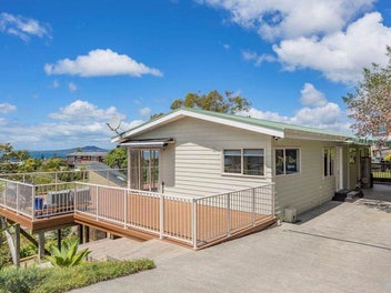 3 Dalmeny Close, Murrays Bay, Auckland