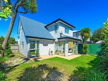 1/105 Barbour Street, Waltham, Christchurch