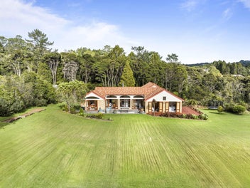 79A Carter Road, Oratia, Auckland