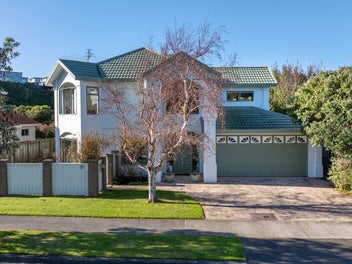 18 Amesbury Drive, Churton Park, Wellington