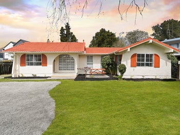 11 Hibiscus Avenue, Hamilton Lake, Hamilton