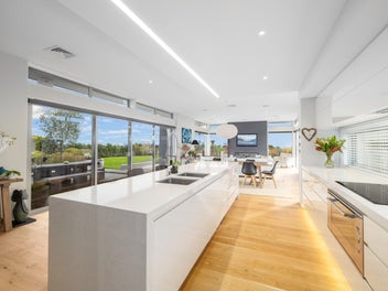 2 Aglaia Place, Cracroft, Christchurch