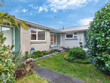 8/250 Muritai Road, Eastbourne, Lower Hutt