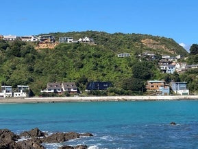 327 The Parade, Island Bay, Wellington