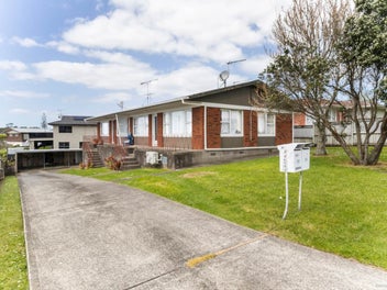 39 Manhattan Heights, Glendene, Auckland