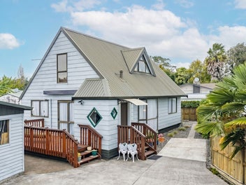 15B Anderson Road, Deanwell, Hamilton
