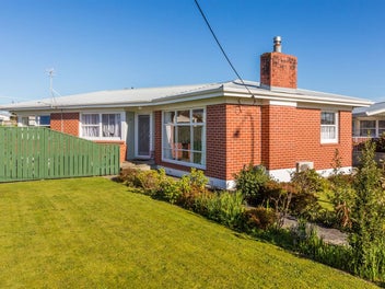 634 Queen Street East, Levin