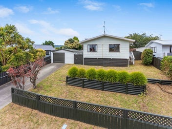 60 Campbell Avenue, Paraparaumu