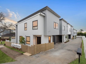 6/12 Ryburn Road, Mount Wellington, Auckland
