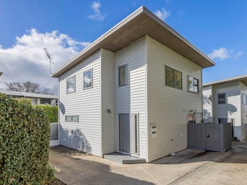 50A Waddell Avenue, Point England, Auckland