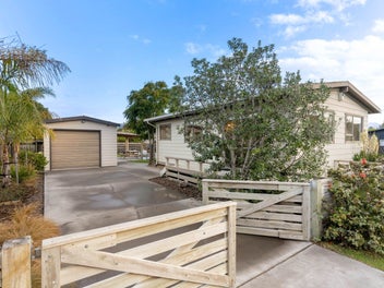 316 Linton Crescent, Whangamata