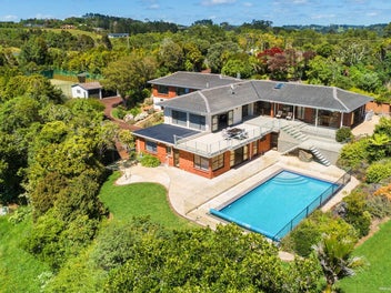 70 Okura River Road, Albany