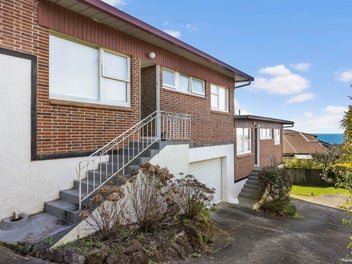 6/5 Braemar Road, Castor Bay, Auckland