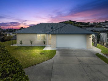 12 Bryan Gallagher Place, Welcome Bay, Tauranga