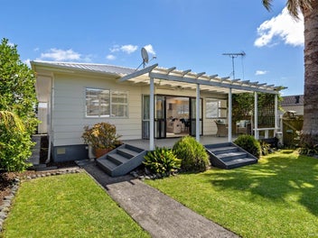 1/59 Hattaway Avenue, Bucklands Beach, Auckland