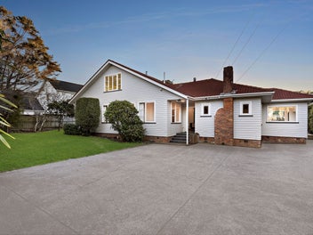 19 Atarangi Road, Greenlane, Auckland