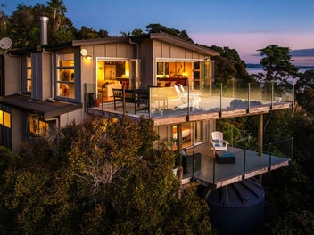 72 The Esplanade, Oneroa,  Waiheke Island