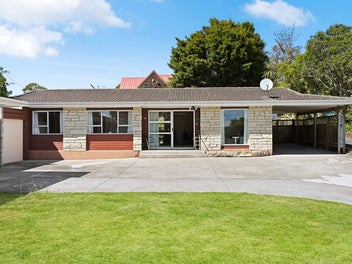 348 Cobham Drive, Hillcrest, Hamilton