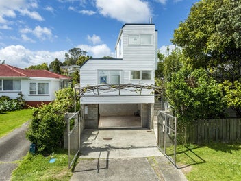 44A Waverley Avenue, Glenfield, Auckland