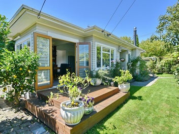 1/2 Barrington Street, Somerfield, Christchurch