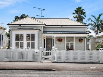 108 Calliope Road, Stanley Point, Auckland