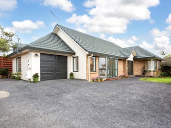 2/6 Wairere Road, Torbay, Auckland