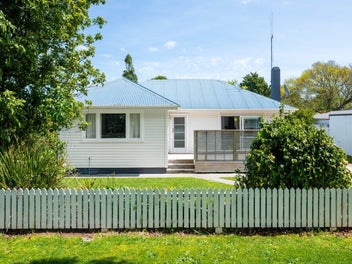4 Sutton Crescent, Hillcrest, Hamilton