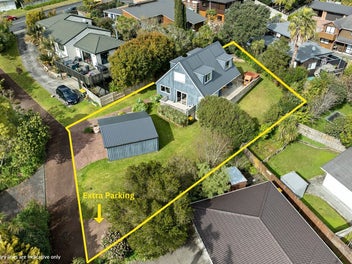 19D Avonleigh Road, Green Bay, Auckland