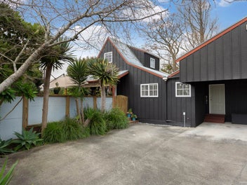 1/15 Paramu Avenue, Birkdale, Auckland