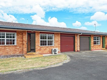 2/24 MIDDLE Road, HAVELOCK NORTH, HAVELOCK NORTH