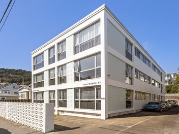4/4 Queen Street, Mount Victoria, Wellington