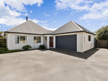 2/725 Main North Road, Belfast, Christchurch