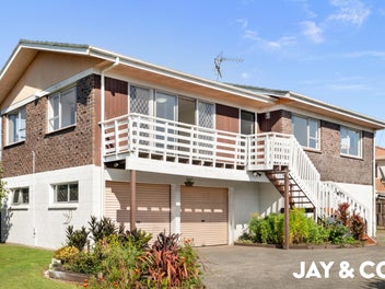 26 Challen Close, Conifer Grove, Takanini